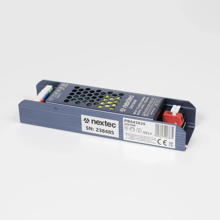 PB043835
